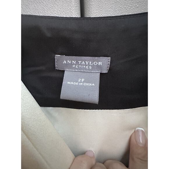 Ann Taylor Black/Ivory Babydoll Cocktail Dress Sz 2P Classic Preppy Timeless - Picture 6 of 11